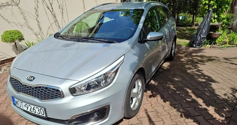 Kia Ceed cena 36700 przebieg: 165000, rok produkcji 2017 z Warszawa małe 56